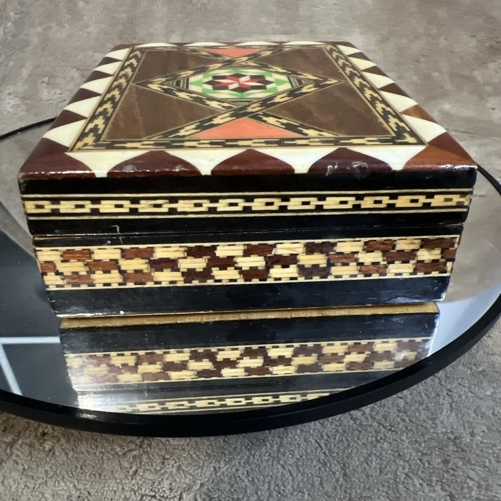 Vintage ARVI Granada Spain Moorish Marquetry‎ Wood Box 4.5